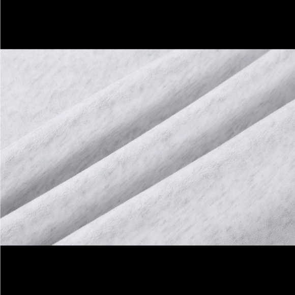 NWT Comfrt ‘Signature’ Hoodie - Picture 4 of 7